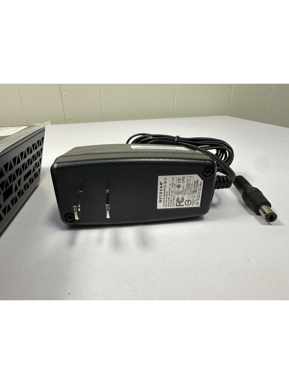 NETGEAR R6220 AC1200 Dual Band Smart WiFi Router Tested w/ OEM Adapter & Box - Picture 3 of 6